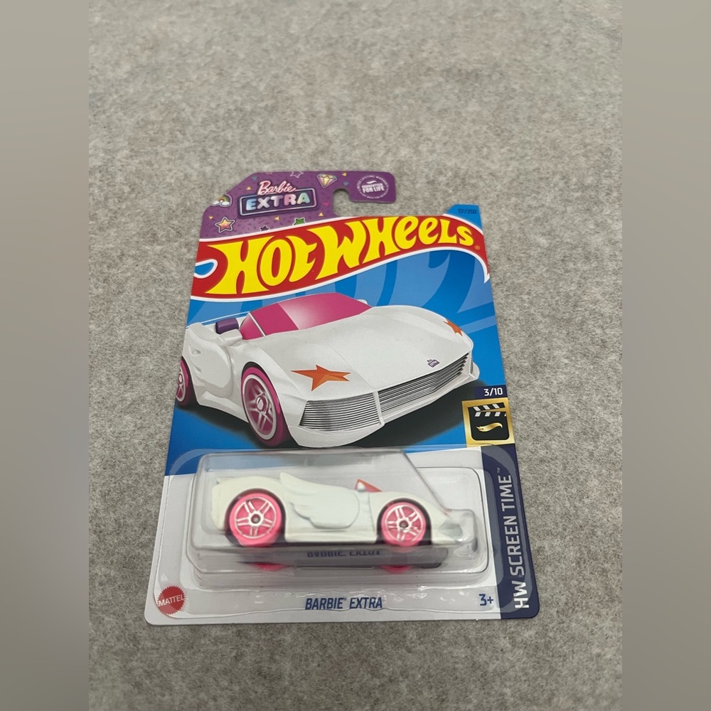 Hot Wheels Barbie Extra Car